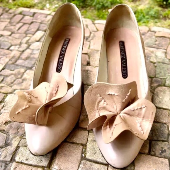 MARTINEZ VALERO Vintage 80's Pump Heels Leather Big Flower Womens 8.5 Spain - Picture 2 of 15